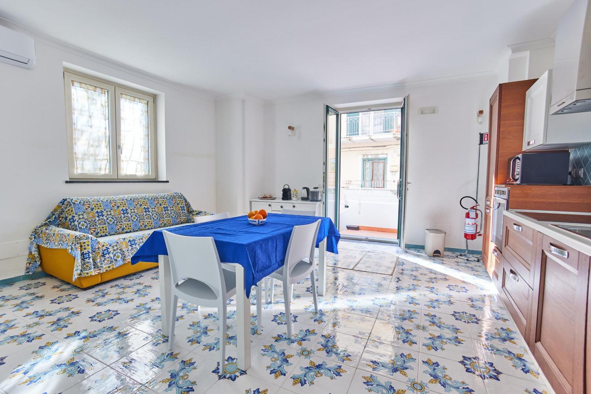 Seashell Apartment Минори Екстериор снимка
