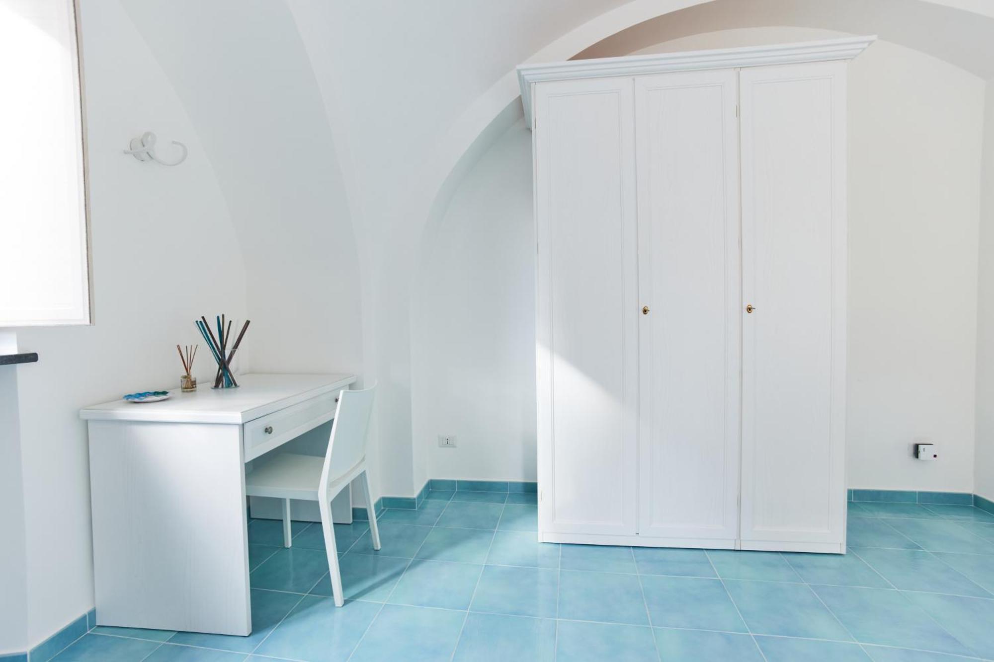 Seashell Apartment Минори Екстериор снимка